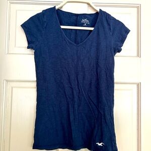 Hollister Navy V Neck T-shirt xs